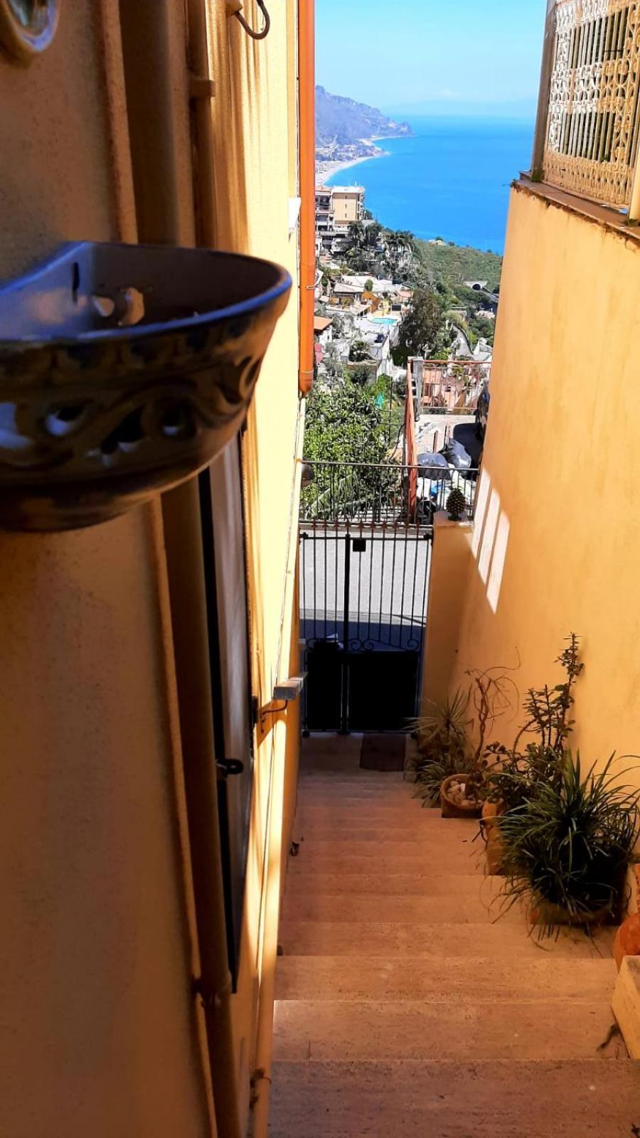 La Casa Gialla ตาออร์มินา ภายนอก รูปภาพ
