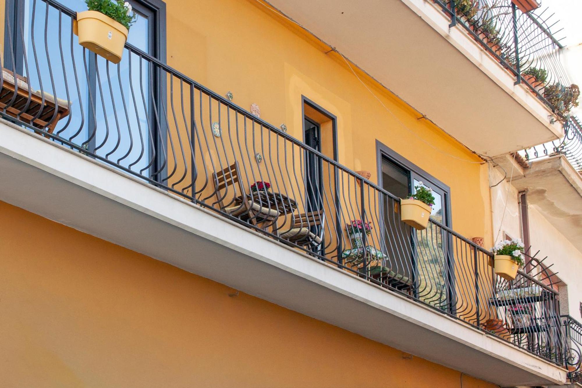 La Casa Gialla ตาออร์มินา ภายนอก รูปภาพ
